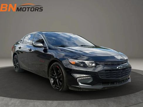 Used 2018 Chevrolet Malibu LT w/ Redline Edition FWD image 4