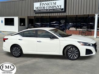 Used 2025 Nissan Altima 2.5 SV video 1