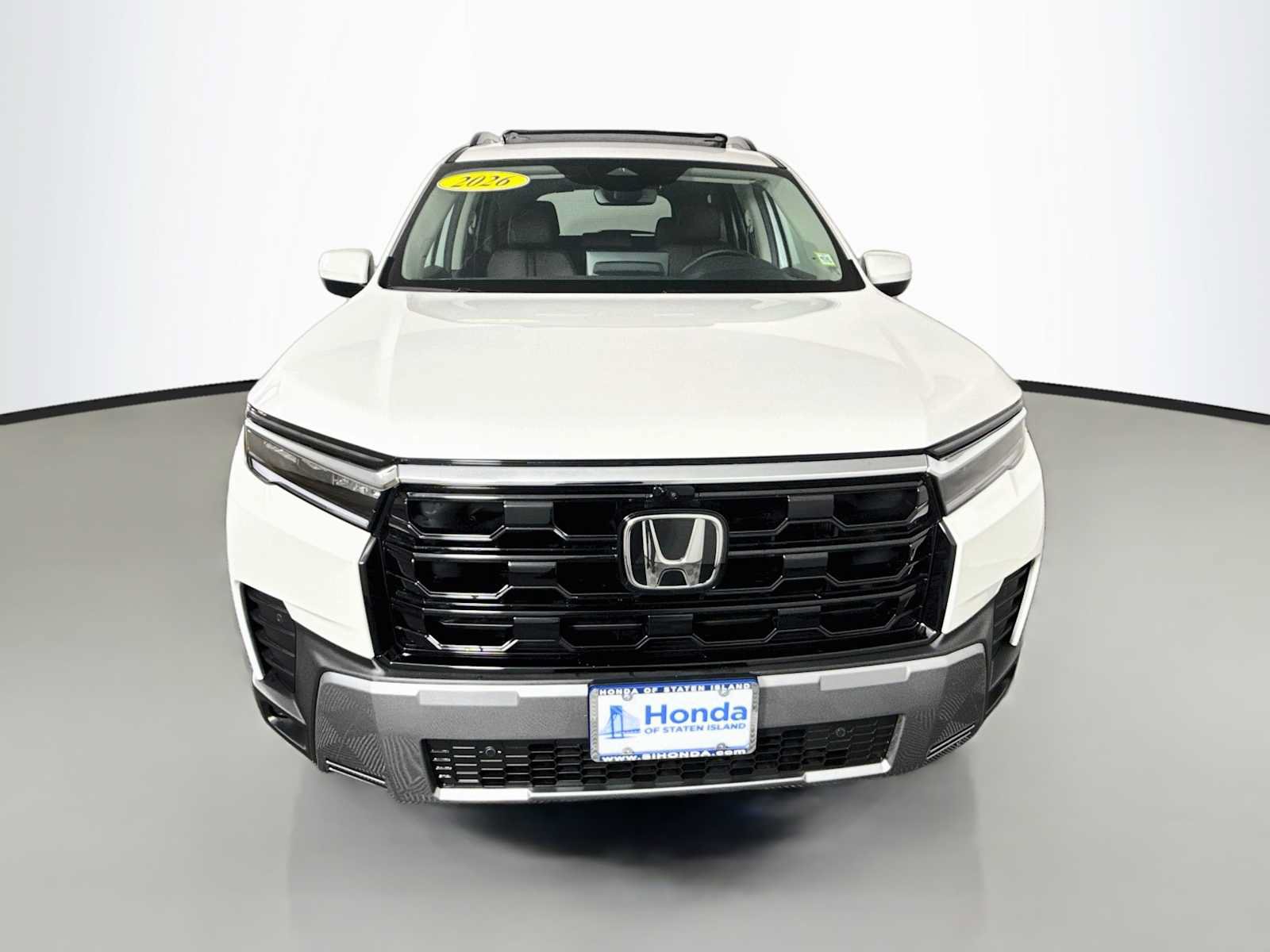 Used 2026 Honda Pilot Touring image 2