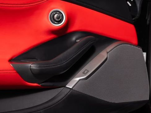 Used 2019 Ferrari Portofino RWD image 61