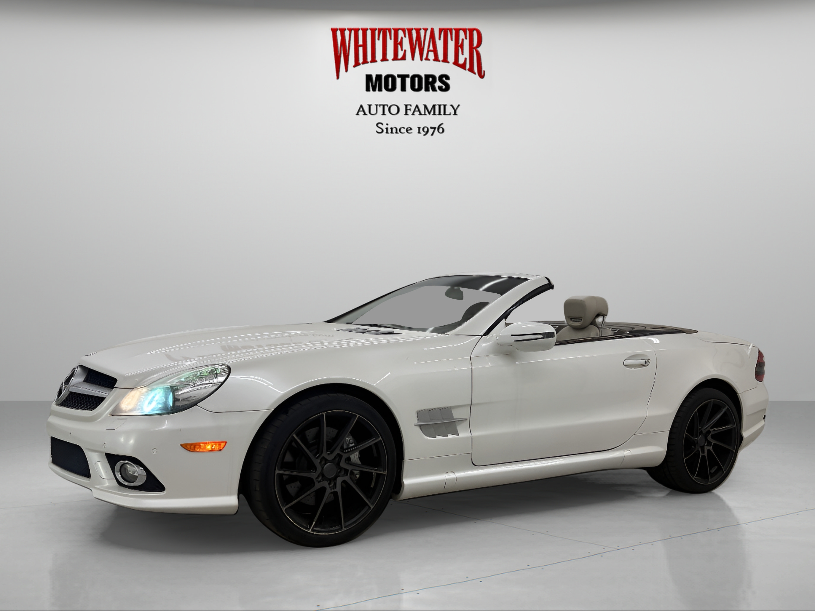 Used 2011 Mercedes-Benz SL 550 image 2
