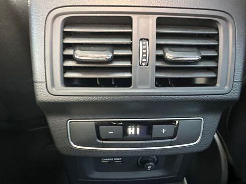 Used 2024 Audi Q5 e Premium Plus w/ Premium Plus Package image 25