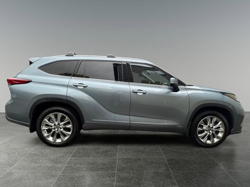 Used 2023 Toyota Highlander Limited AWD/4WD image 10