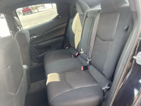 Used 2012 Dodge Avenger SXT image 11