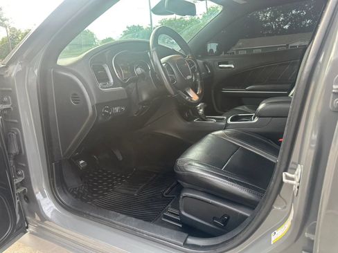 Used 2018 Dodge Charger R/T w/ Plus Group RWD image 10