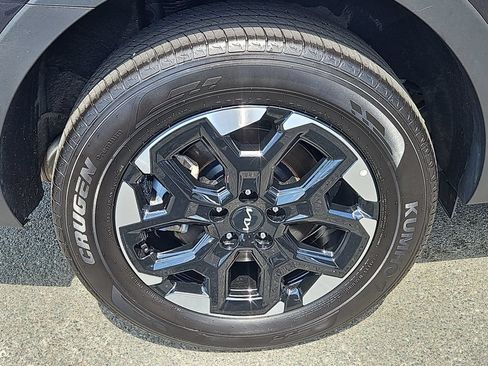 Certified 2025 Kia Sorento S AWD/4WD image 8