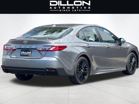Used 2025 Toyota Camry SE FWD image 4