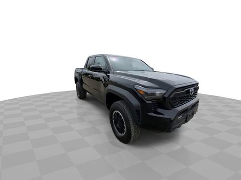 Used 2024 Toyota Tacoma TRD Off-Road AWD/4WD image 4