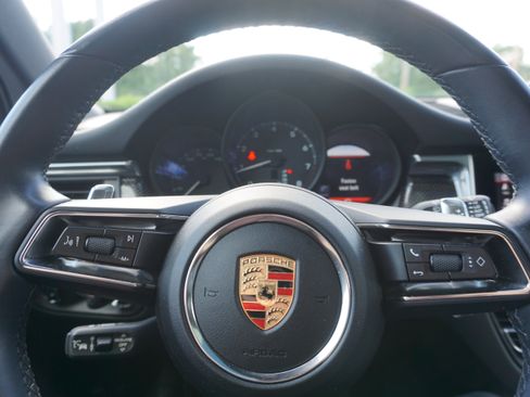 Certified 2024 Porsche Macan AWD/4WD image 26