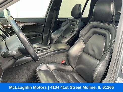 Used 2017 Volvo XC90 T6 Momentum image 8