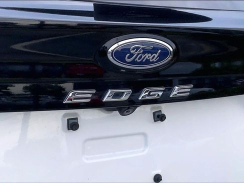 Used 2022 Ford Edge Titanium AWD/4WD image 30