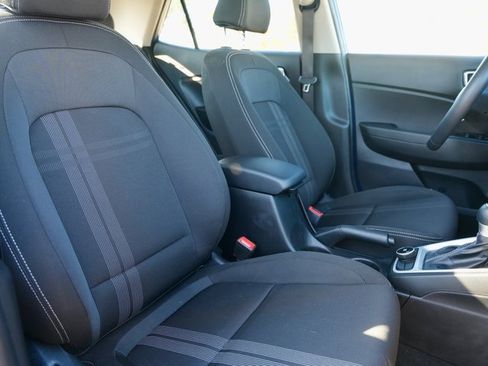 Used 2022 Hyundai Venue SEL w/ Cargo Package image 9