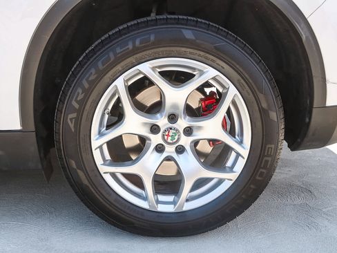 Used 2019 Alfa Romeo Stelvio RWD image 11