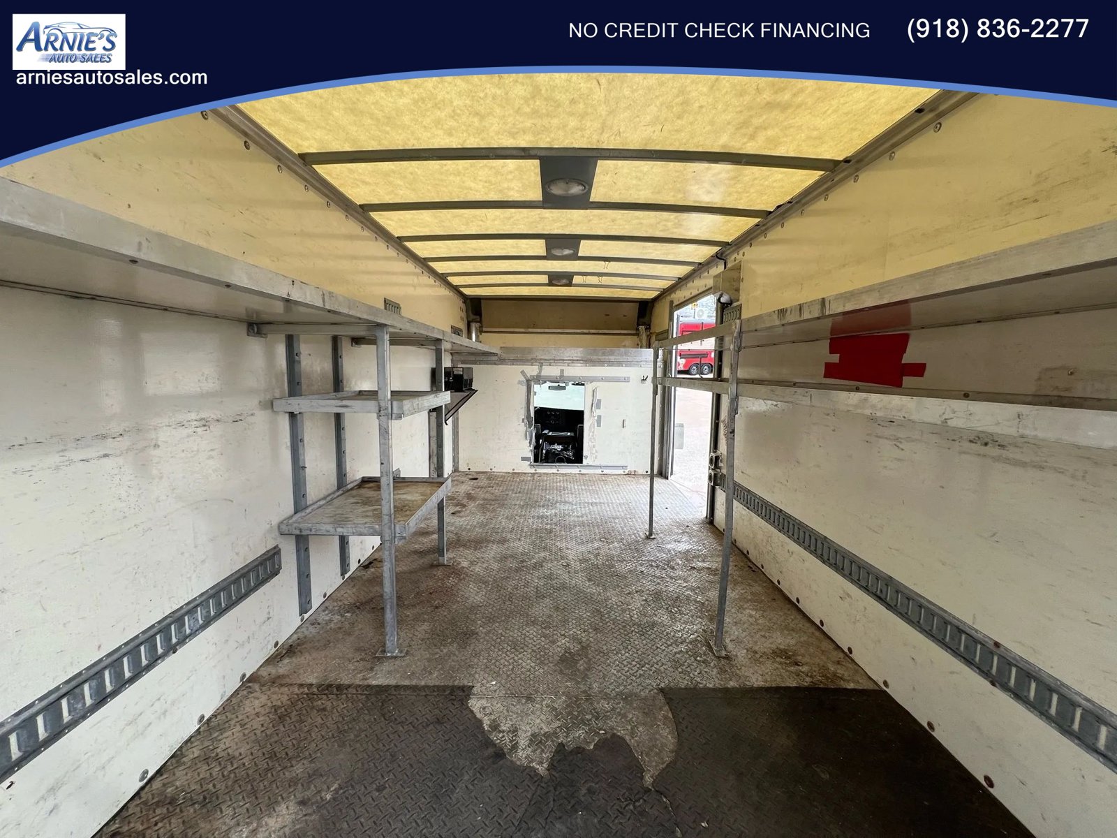Used 2010 Chevrolet Express 4500 RWD image 11