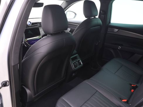 New 2024 Maserati Grecale GT image 12