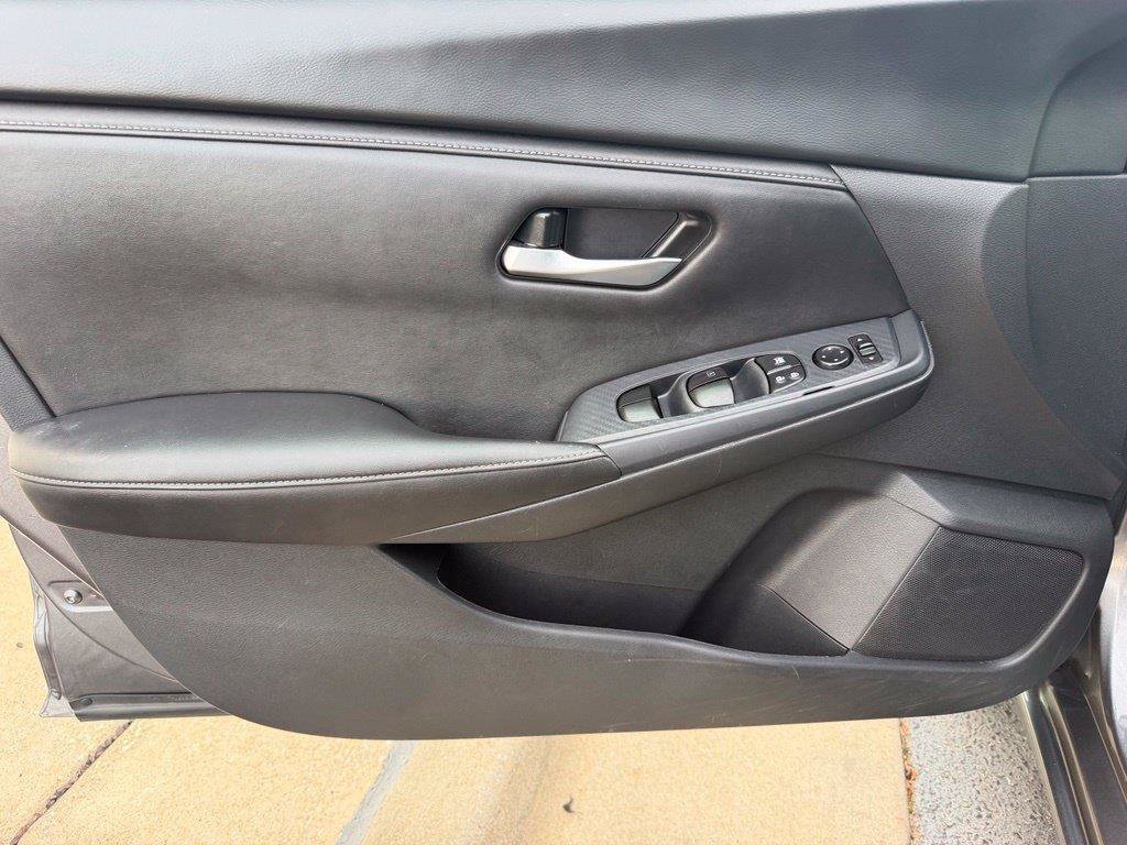 Used 2024 Nissan Sentra SV FWD image 12