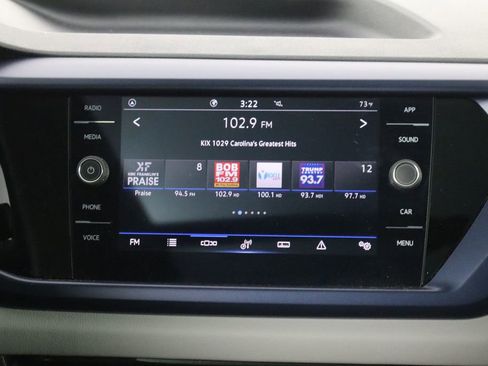 Used 2023 Volkswagen Taos SE w/ Panoramic Sunroof Package image 29