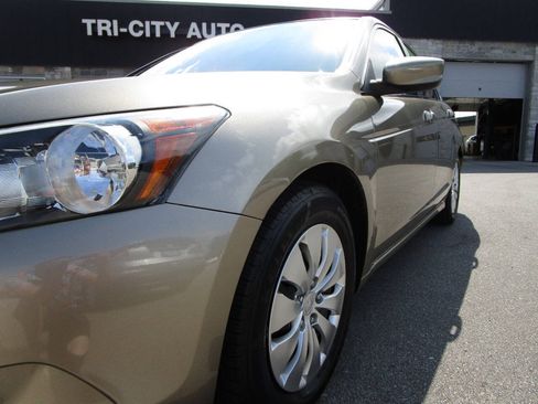 Used 2009 Honda Accord LX image 2