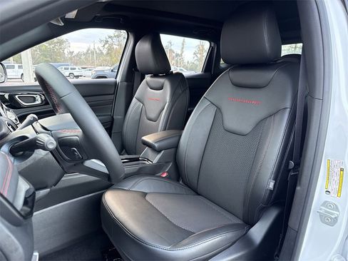 New 2026 Jeep Compass Trailhawk w/ Sun, Sound & Navigation Group image 11