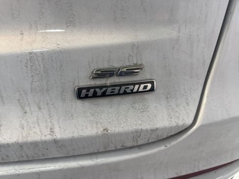 Used 2020 Ford Fusion SE image 12