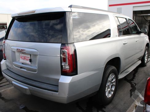 Used 2015 GMC Yukon XL SLT w/ Open Road Package RWD image 11
