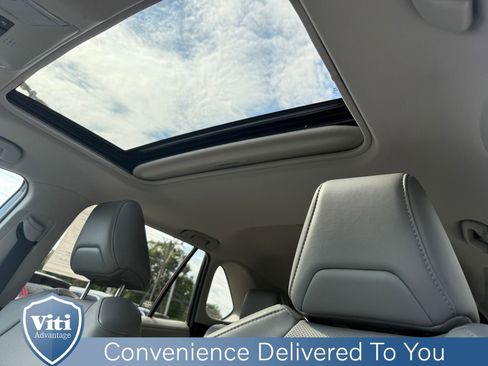 Used 2019 Toyota RAV4 Limited image 19