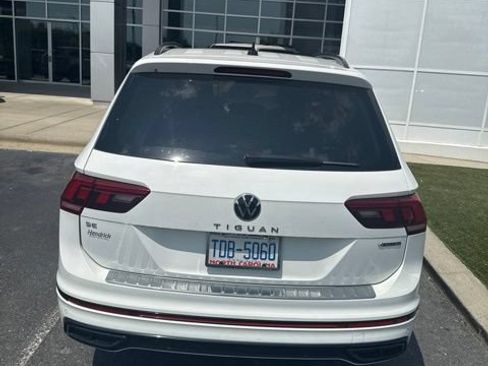 Used 2022 Volkswagen Tiguan SE R-Line AWD/4WD image 8
