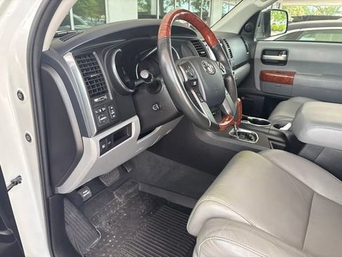 Used 2019 Toyota Sequoia Platinum AWD/4WD image 6