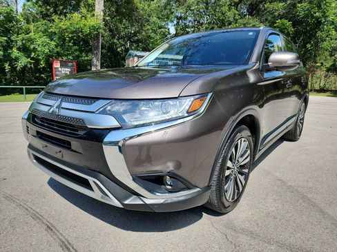 Used 2019 Mitsubishi Outlander SE FWD image 3