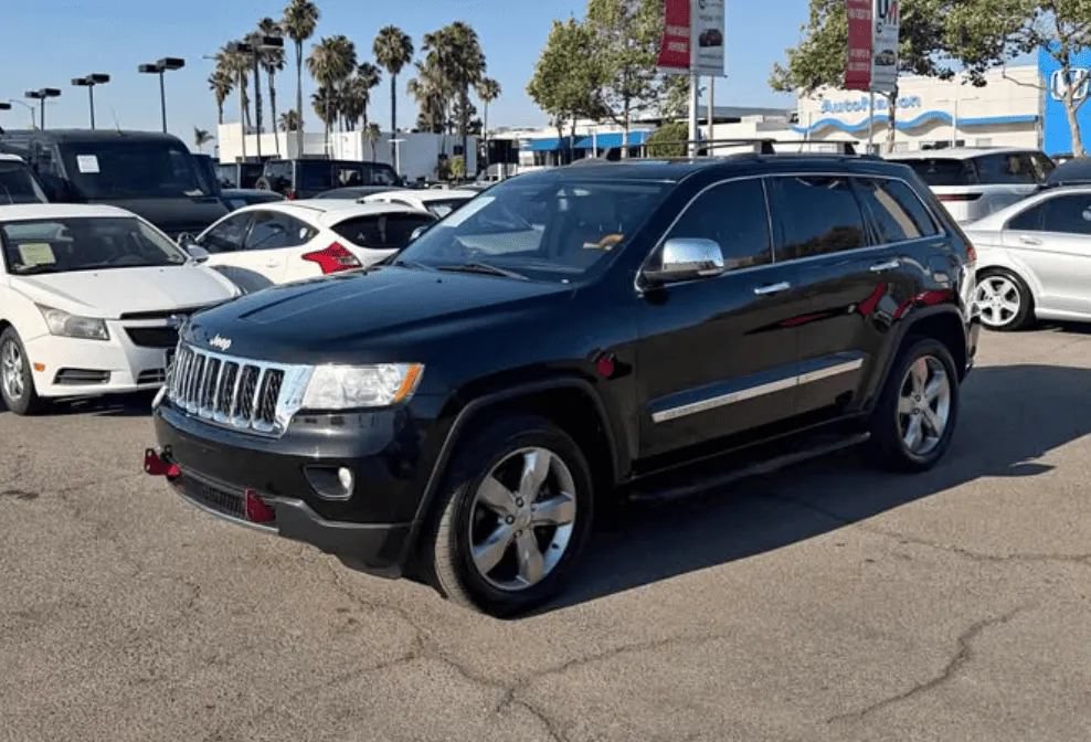Used 2012 Jeep Grand Cherokee Overland AWD/4WD image 3