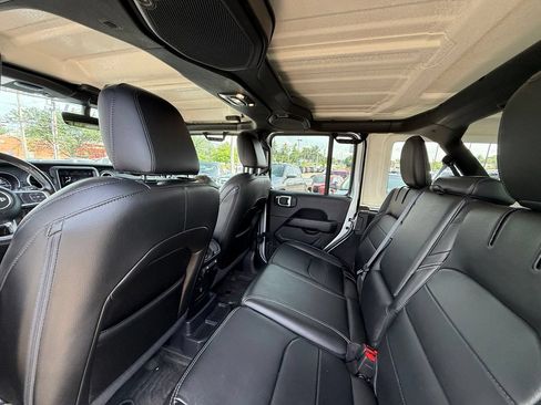 Used 2022 Jeep Wrangler Unlimited Sahara w/ Cold Weather Group AWD/4WD image 26