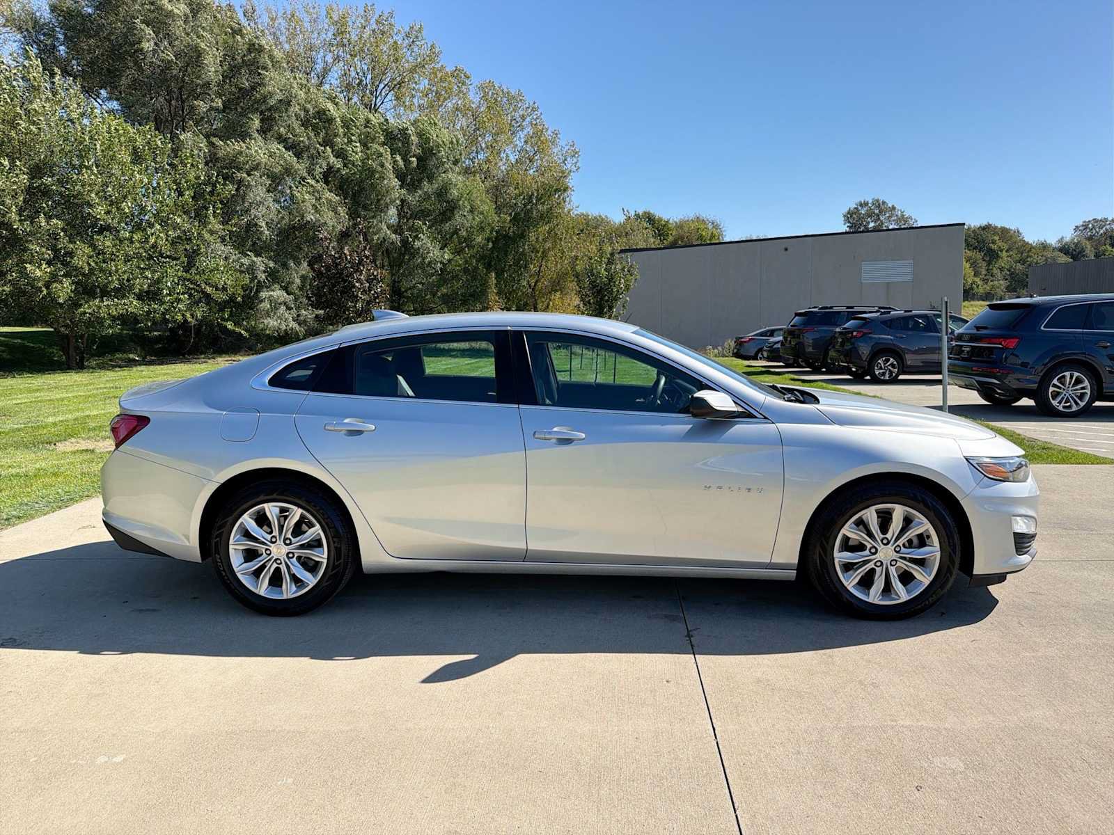 Used 2021 Chevrolet Malibu LT FWD image 7