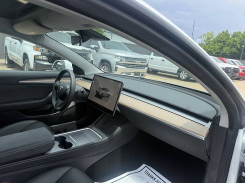 Used 2023 Tesla Model 3 Standard Range RWD image 9