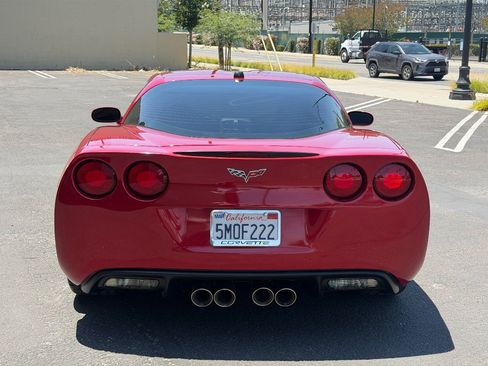 Used 2005 Chevrolet Corvette Coupe w/ Preferred Equipment Group RWD image 9