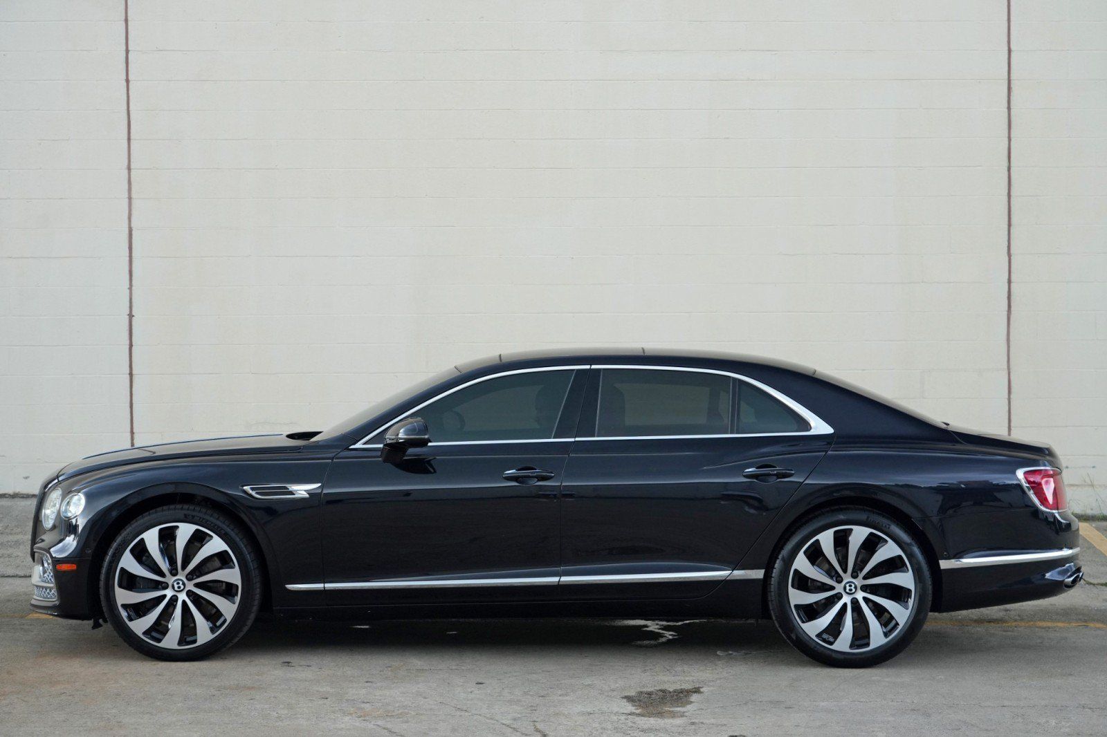 Used 2023 Bentley Flying Spur Azure AWD/4WD image 71