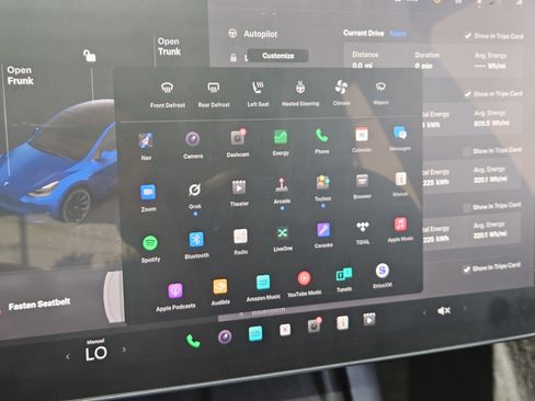 Used 2022 Tesla Model Y Long Range AWD/4WD image 18