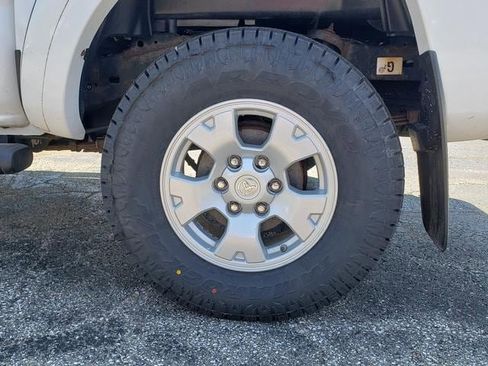 Used 2015 Toyota Tacoma 4x4 Double Cab w/ SR5 Package image 10