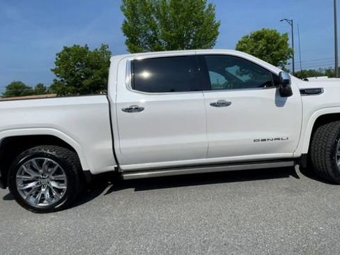 Used 2025 GMC Sierra 1500 Denali w/ Denali Reserve Package AWD/4WD image 9
