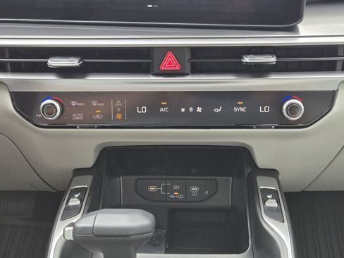 New 2026 Kia Sorento S FWD image 16