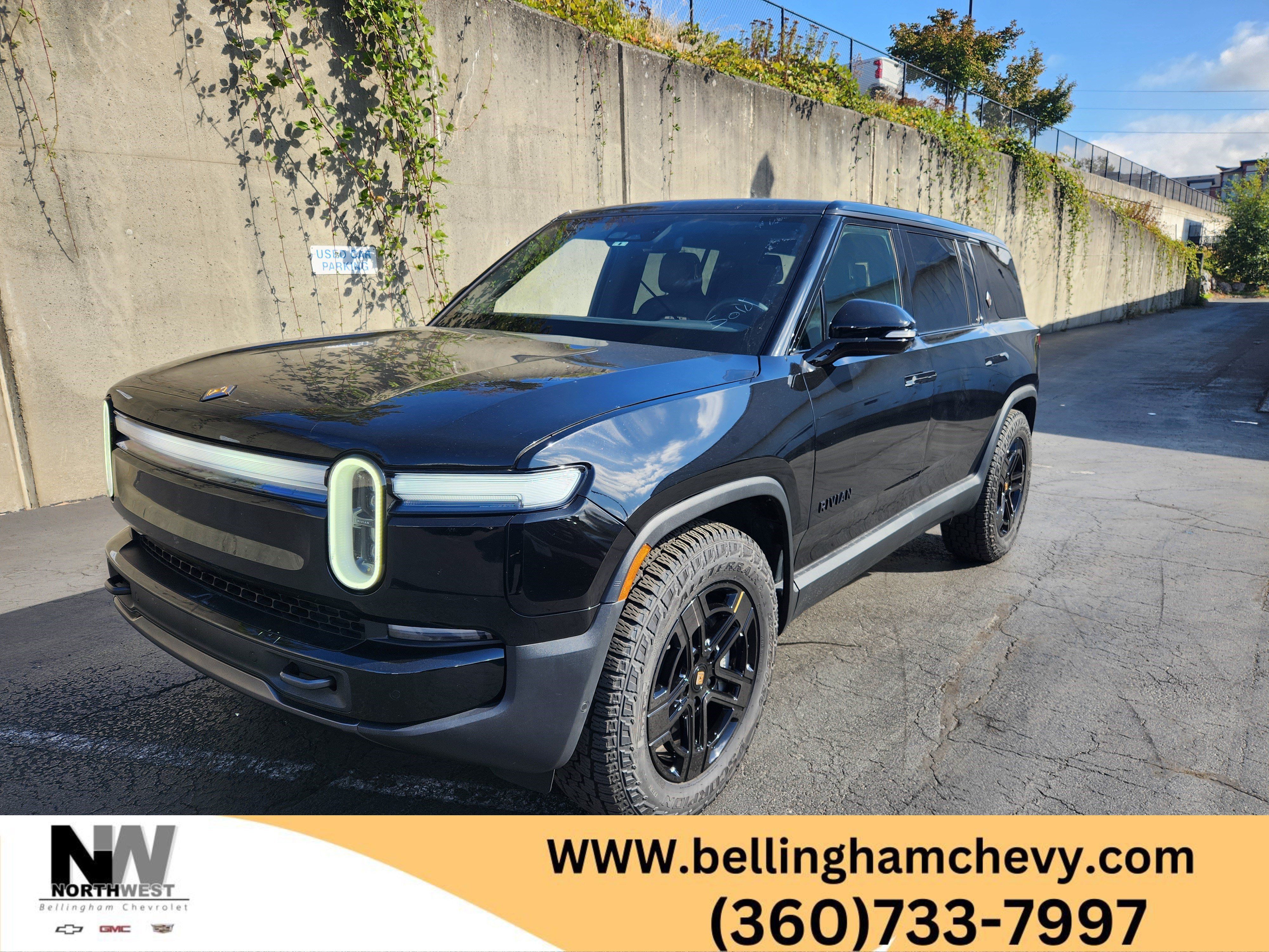 Used 2025 Rivian R1S Adventure Dual AWD/4WD image 1