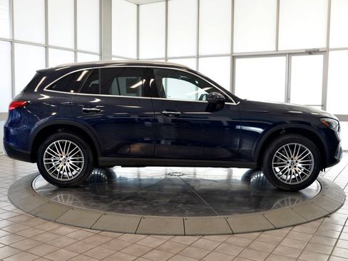 Used 2023 Mercedes-Benz GLC 300 4MATIC image 9