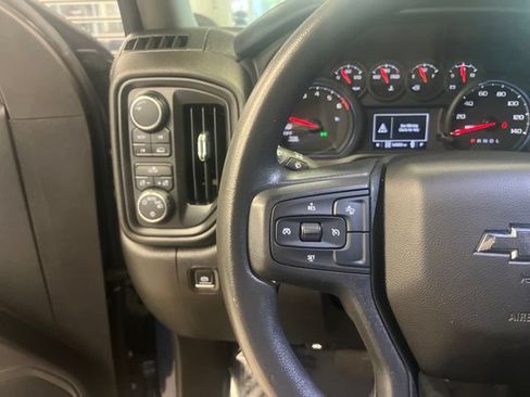 Certified 2022 Chevrolet Silverado 1500 Custom AWD/4WD image 15