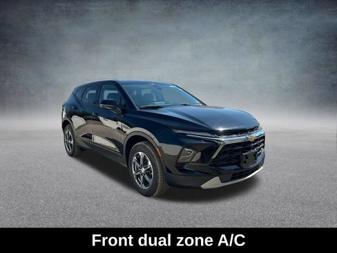 Used 2025 Chevrolet Blazer LT FWD image 9