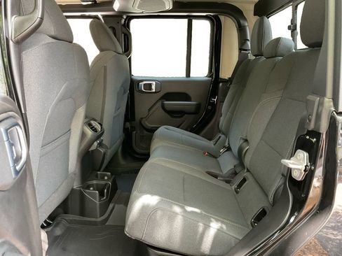 New 2025 Jeep Gladiator Sport image 17