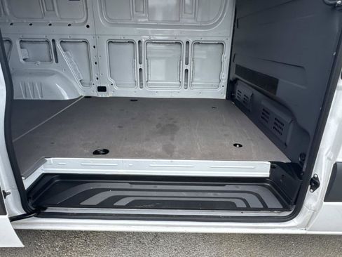New 2025 Mercedes-Benz Sprinter 2500 image 4