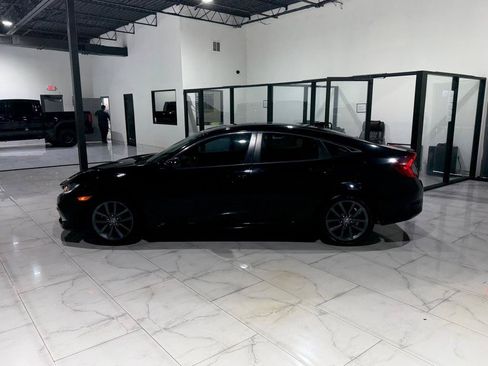 Used 2019 Honda Civic EX image 7
