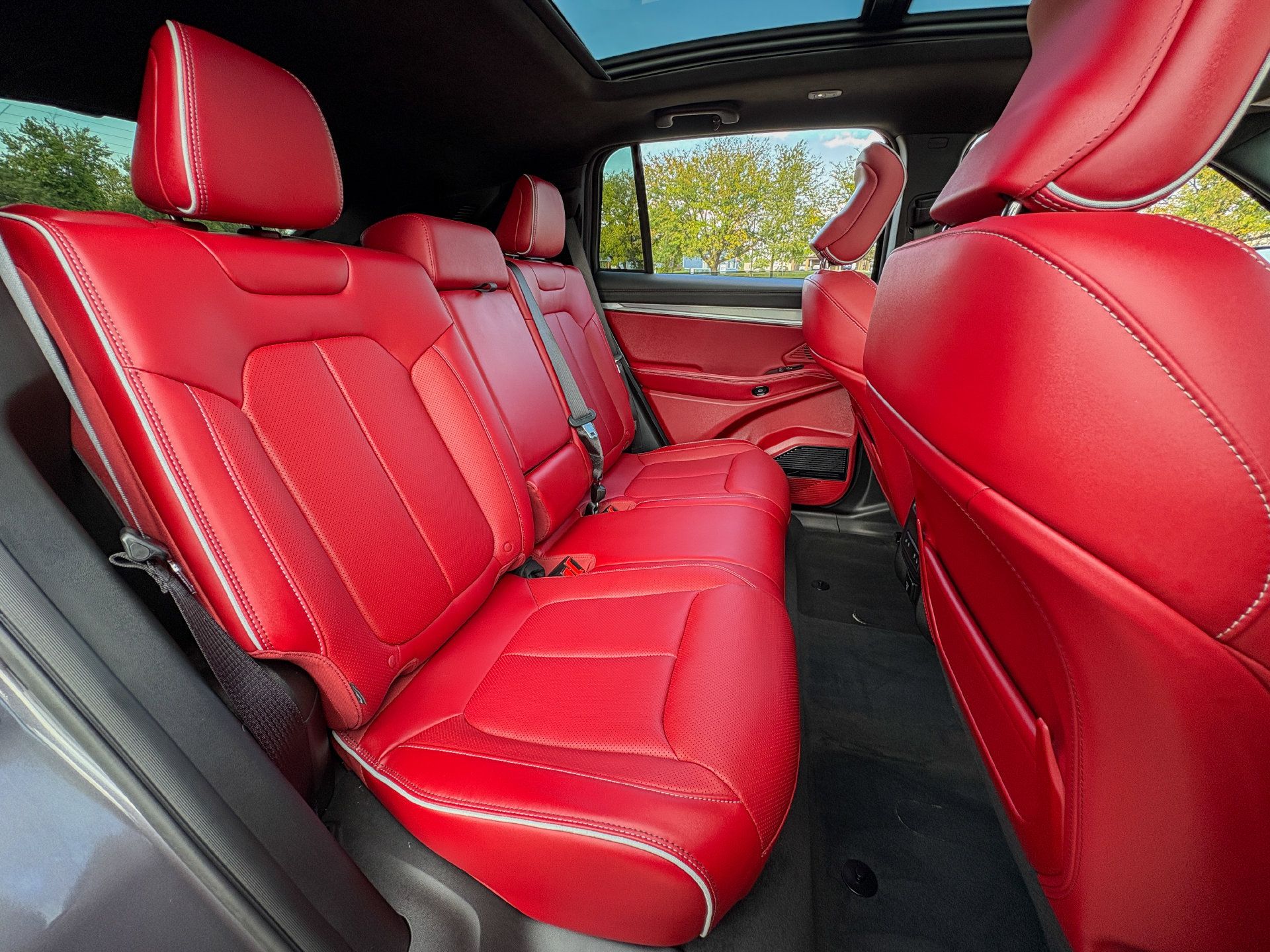 Used 2024 Jeep Wagoneer Launch Edition AWD/4WD image 30