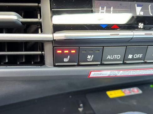 New 2026 Toyota Sienna Platinum image 31