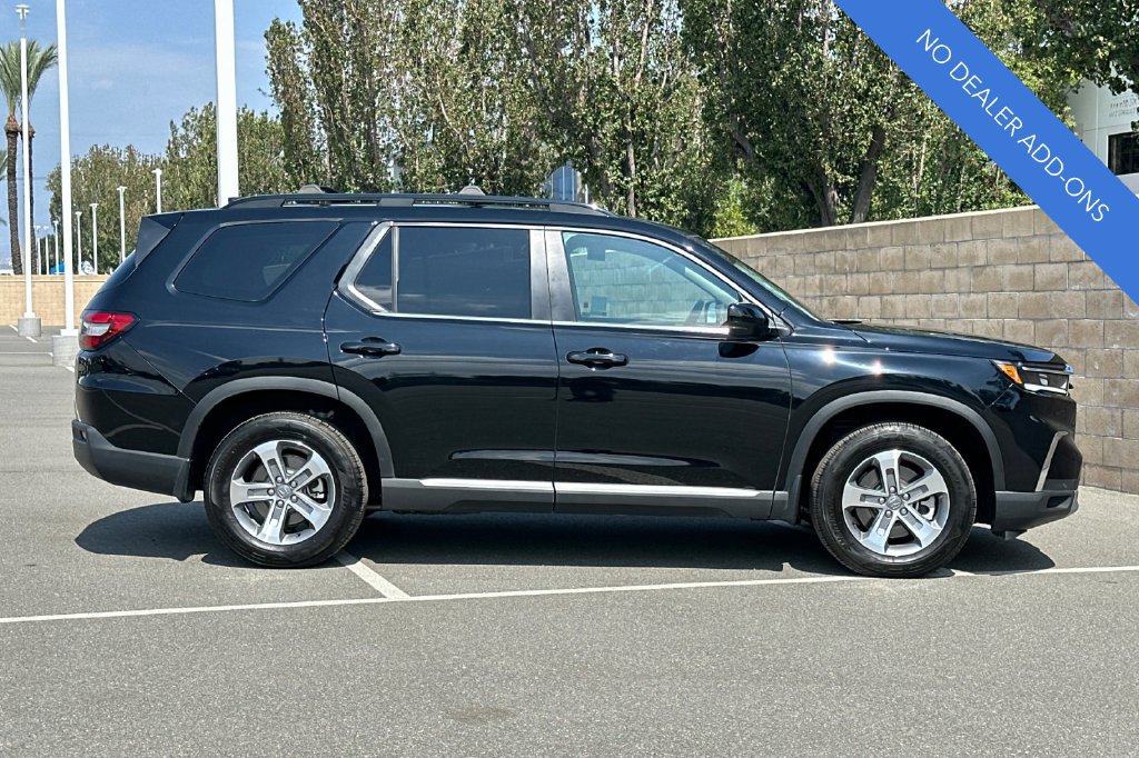 Certified 2025 Honda Pilot EX-L image 3
