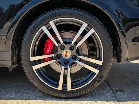 Used 2014 Porsche Cayenne Turbo S AWD/4WD image 6